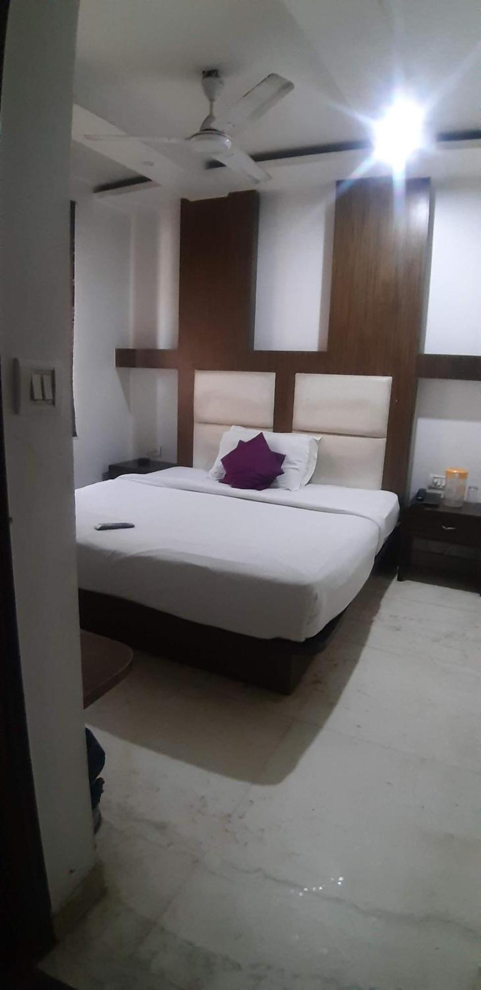 Hotel A10 Нью-Дели Экстерьер фото